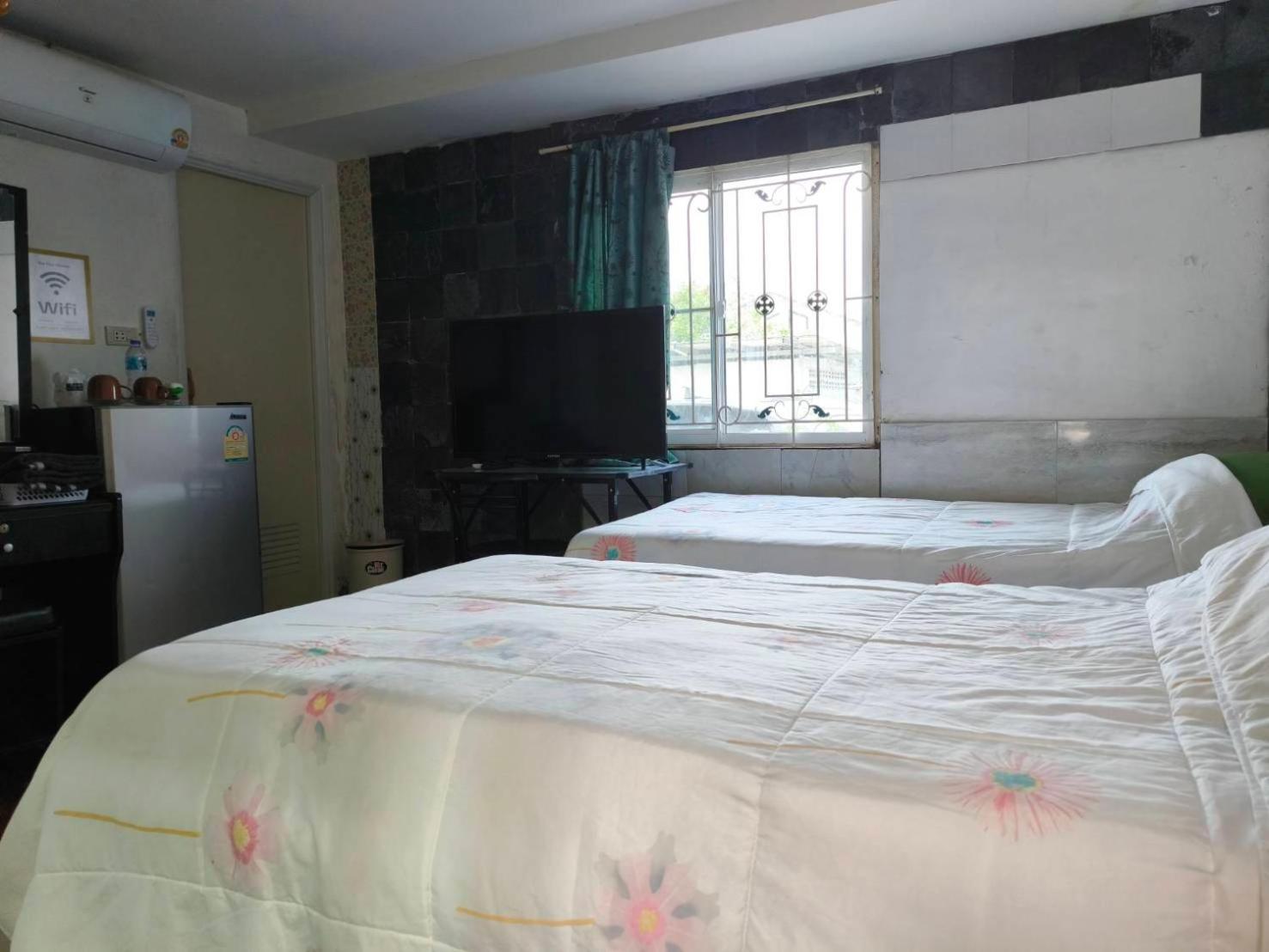 Nu Phuket Airport Resident 1 Bed & Breakfast Nai Yang Exterior photo