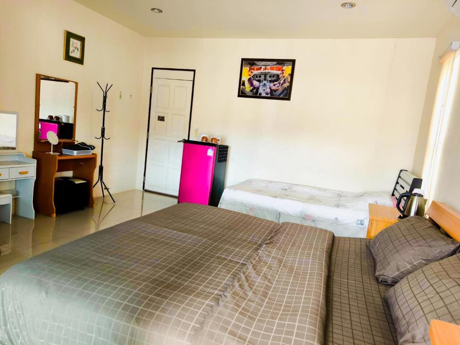 Nu Phuket Airport Resident 1 Bed & Breakfast Nai Yang Exterior photo