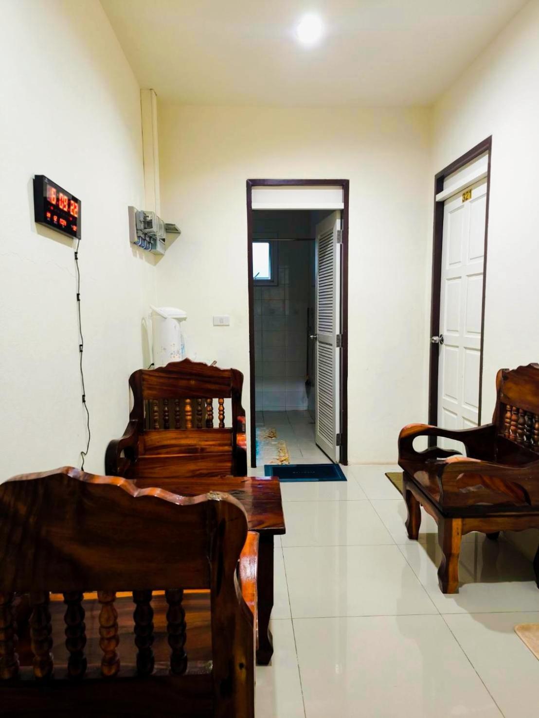 Nu Phuket Airport Resident 1 Bed & Breakfast Nai Yang Exterior photo
